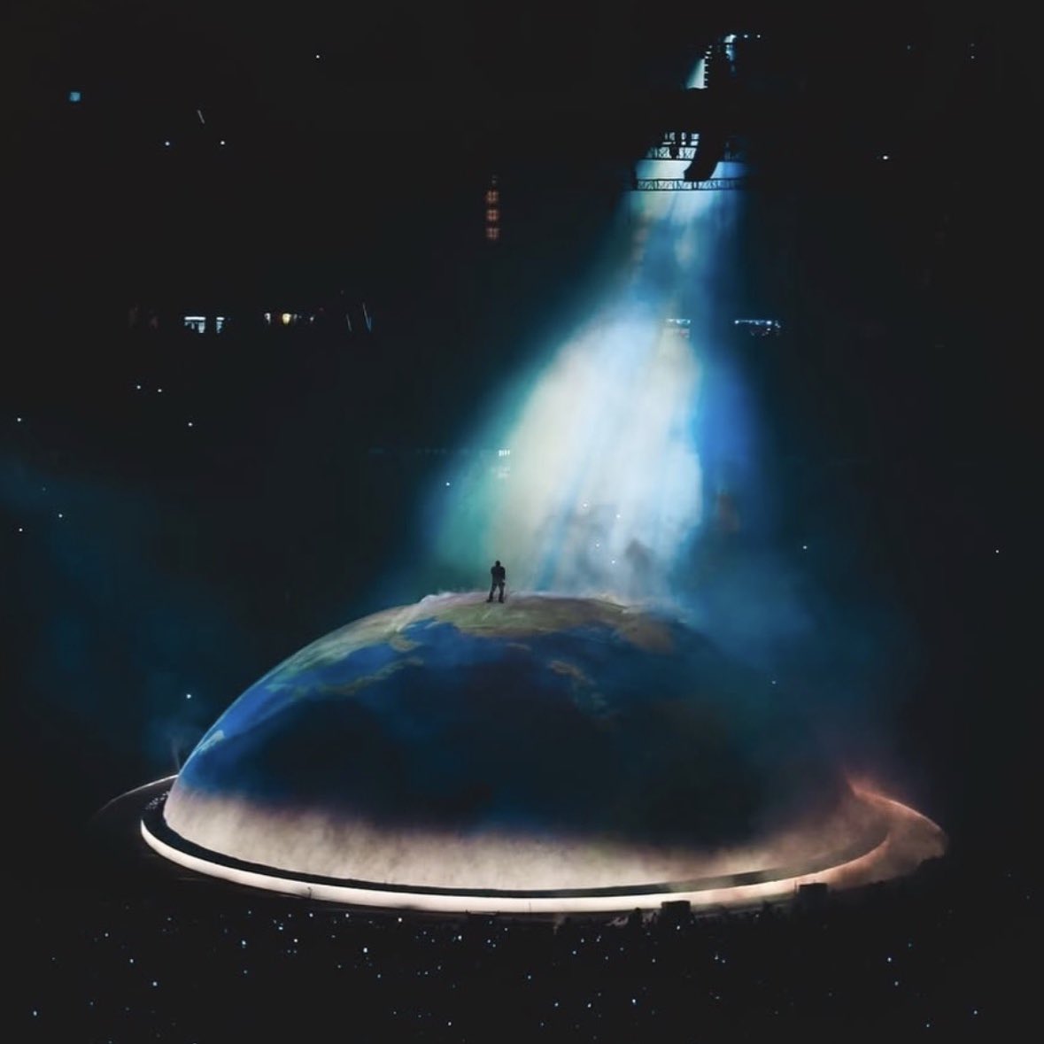 YEFANATICS tweet media