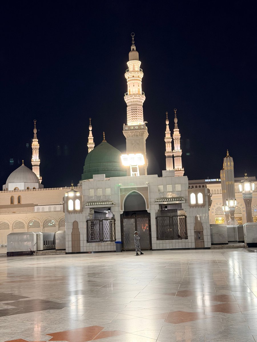 Hadithoftheday's tweet photo. Madinah by Night

Photo: Saqlain Haider https://t.co/yq7NqWASxZ