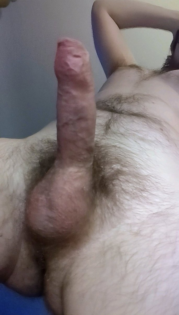 jbUK148's tweet photo. I'm normally pretty sub but I don't know... I'd dom to give another sub guy this view... https://t.co/xZL5PxrSTe