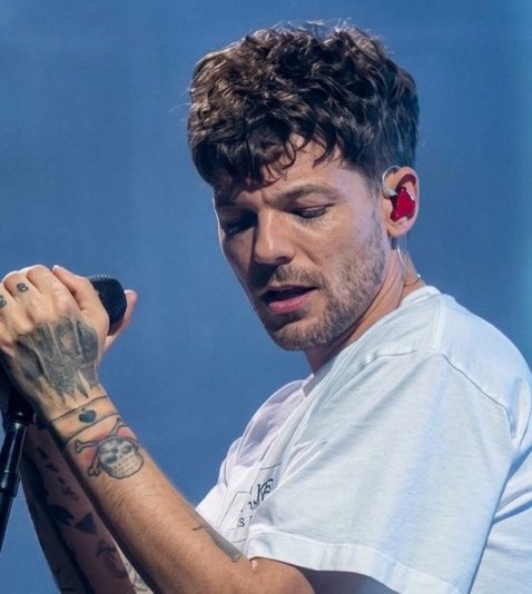 𝐈𝐫𝐢𝐬 ໑̣ tweet media