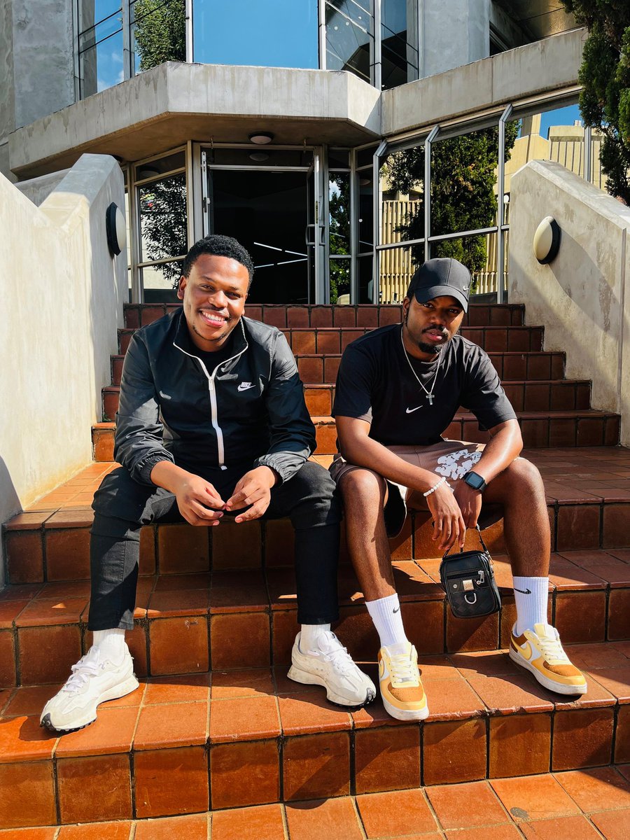 Lawsik_'s tweet photo. Real time has no replay. Bummer if you didn't tune in. You definitely missed out on a great episode of #TjhidaNgiTjhudule with #ChatistLikazweLonke live on #IkwekweziFM.🔥 https://t.co/HdjRDsPQiL