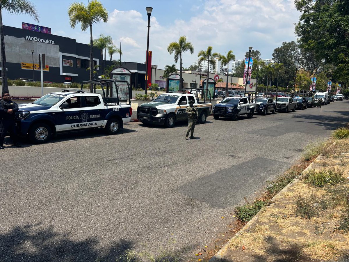 Display Noticias tweet media