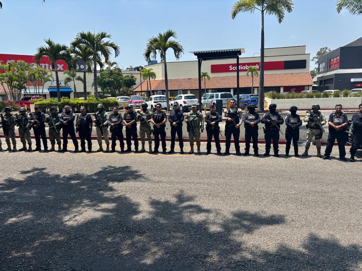 Display Noticias tweet media