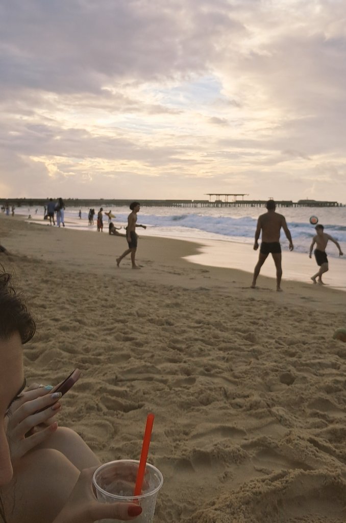 garotobenfica's tweet photo. vcs sao mais havaizinho ou nautico? https://t.co/kykXlnn6mx