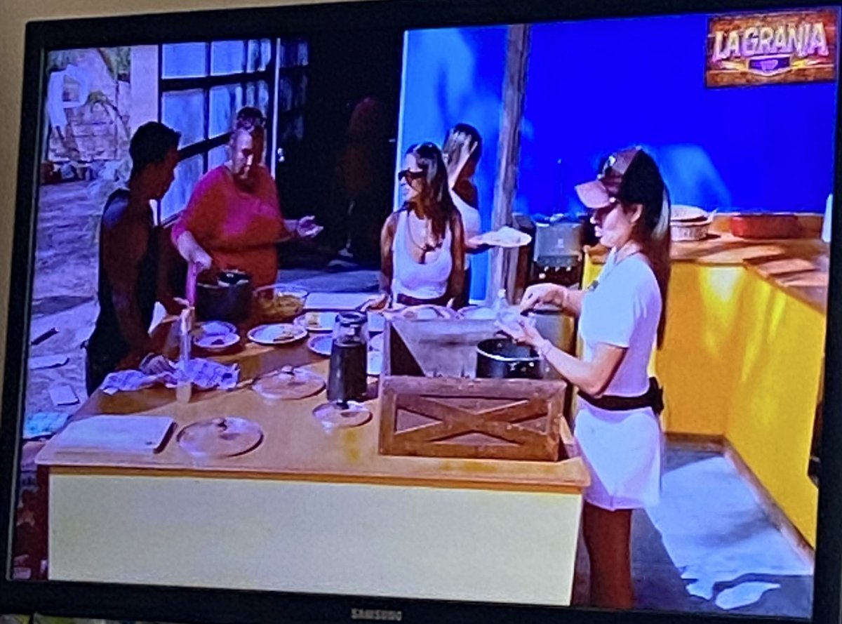 GlowkissClau tweet media