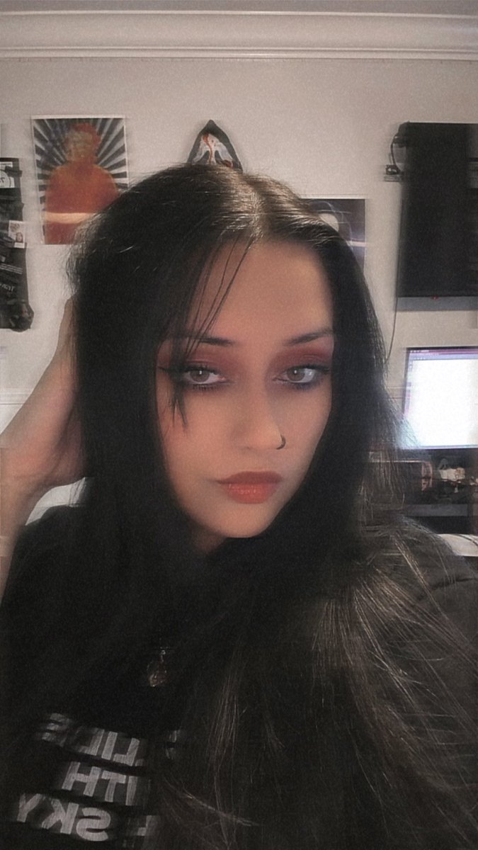 elly is seeing bts ♡ tweet media