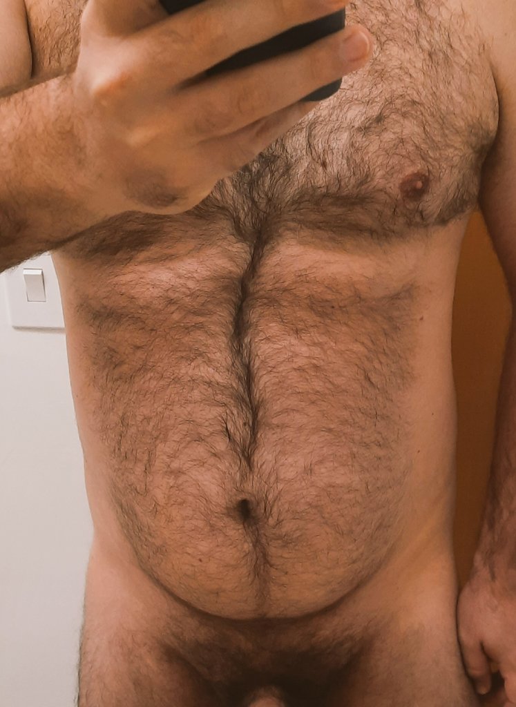 ursorp's tweet photo. @barbudo_40 Uma barriguinha com pelos, vale? https://t.co/dxd5kFYDs0