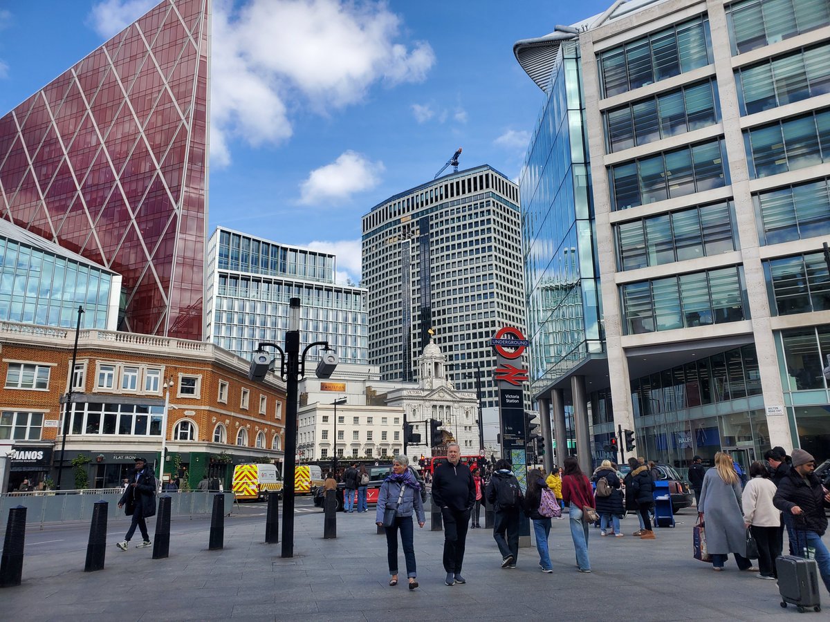 Canny Futurist tweet media