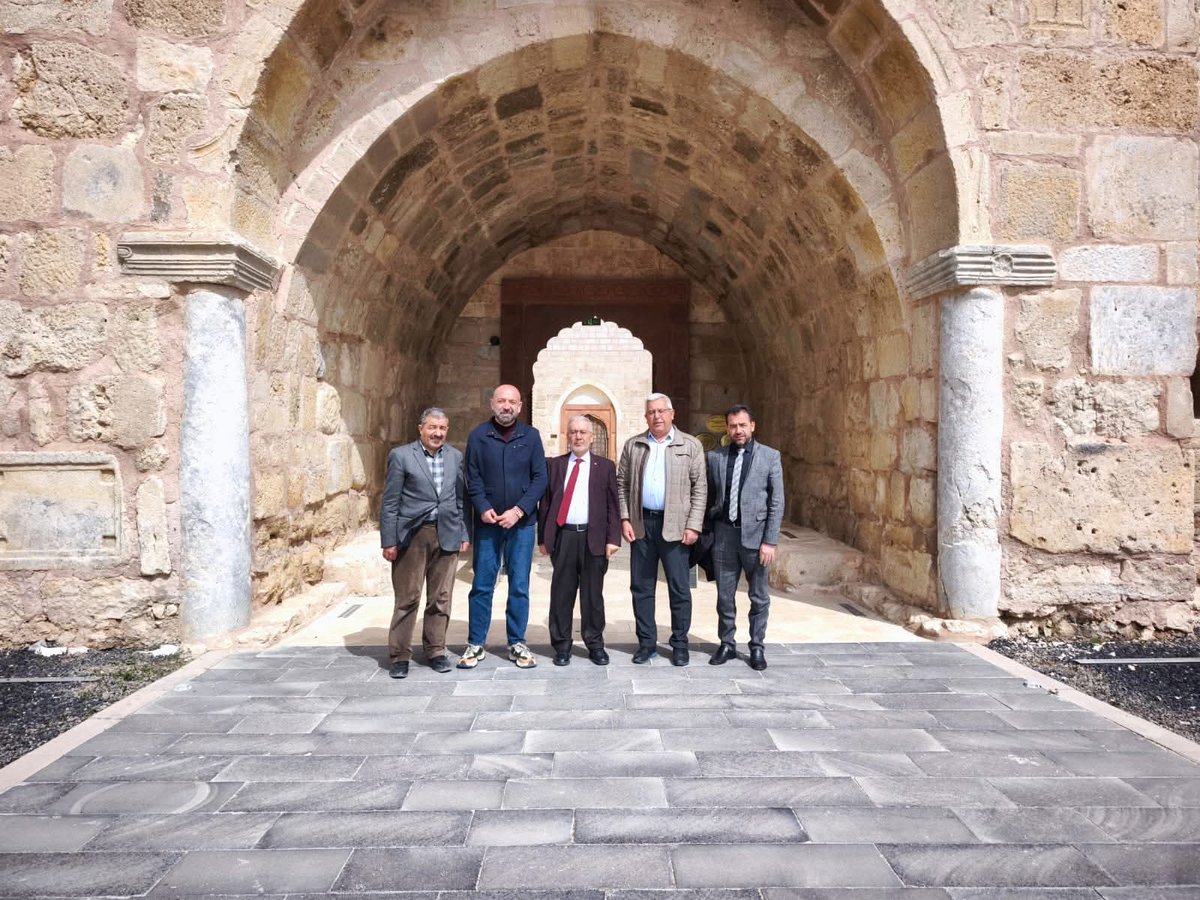 Karatay İlçe Müftüsü Halil TAŞ, vaaz ve irşat programı kapsamında Obruk Merkez Camimizde cuma namazında cemaatle bir araya geldi. Obruk Mahallesi Muhtarı Reşit DAĞLI müftümüze eşlik ederek birlikte Obruk Hanı’nı ziyaret ettiler.

<a href="/karataymuftuluk/">Karatay İlçe Müftülüğü</a>