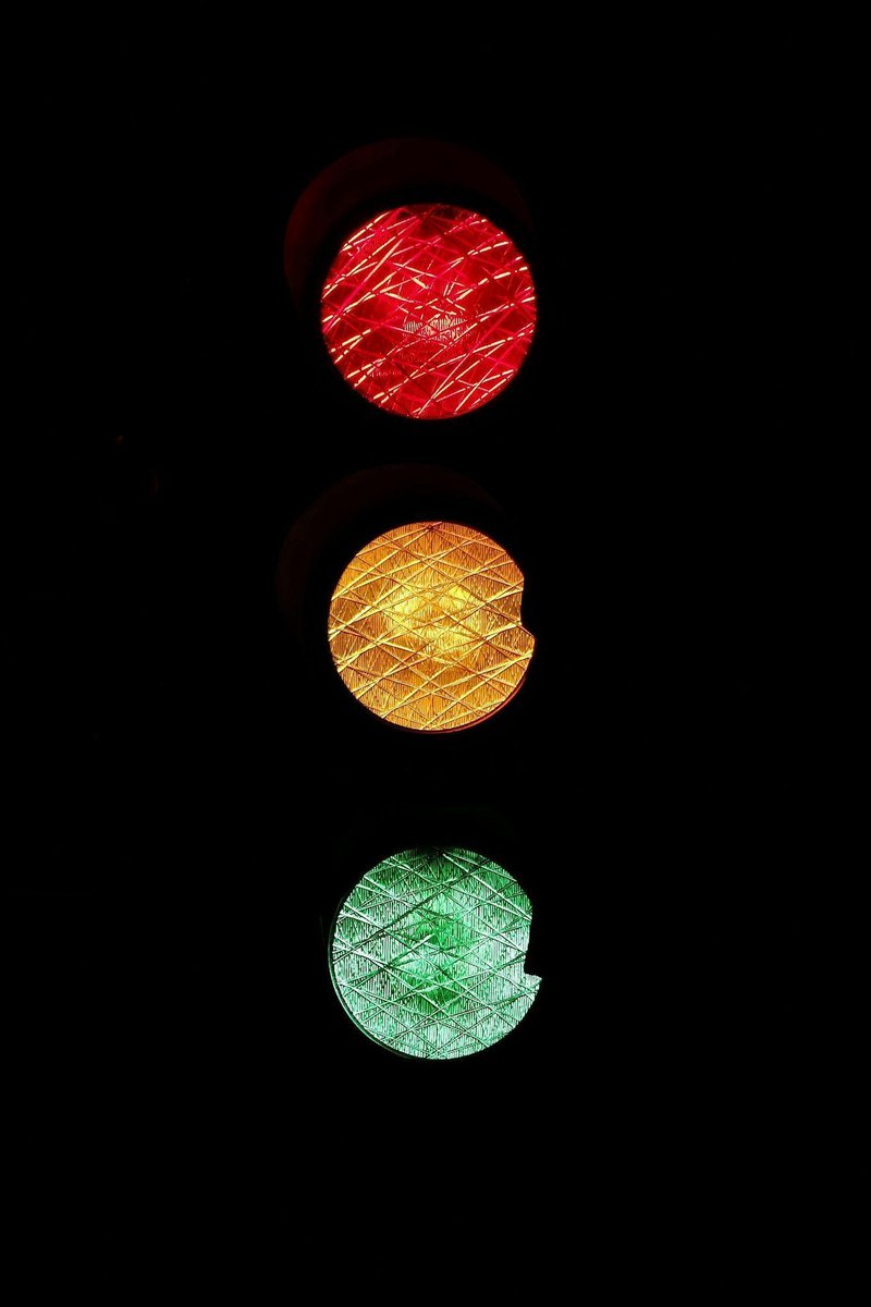 DTNEtiquette's tweet photo. Stop, go, or proceed with caution...sounds like a typical day! The signals are there if we pay attention - right? ~ #DTN #BeFocused #BePresent #BeAware https://t.co/2dFiIFN8tJ