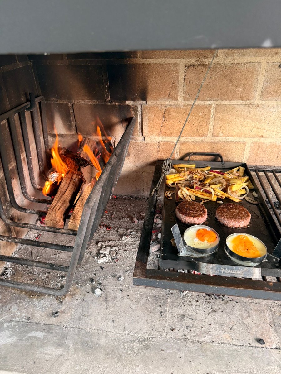 Lolita 👄 tweet media