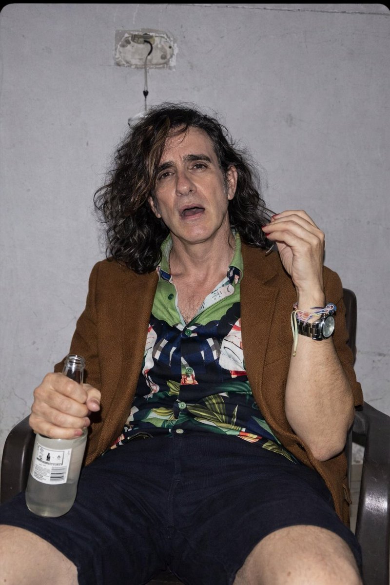 Pedrinchi a las 19:00 / Pedrinchi a las 5:00.

El alcohol lo tiene acabado.😔