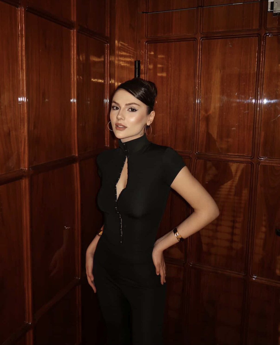 Aybukecangalofc's tweet photo. Tek kelime:Kusursuz ❤️‍🔥

#AybükeÇangal || @aybukeim https://t.co/3HwLIhzM8x