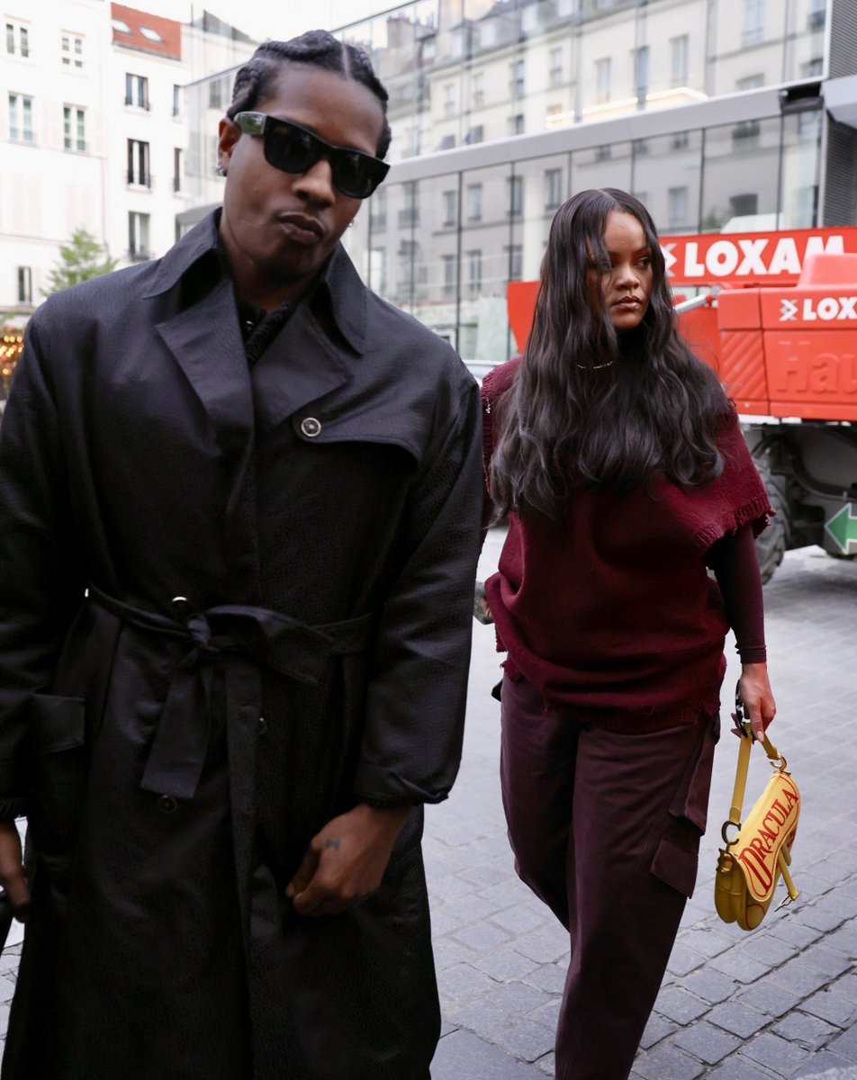 UpdateCharts tweet media