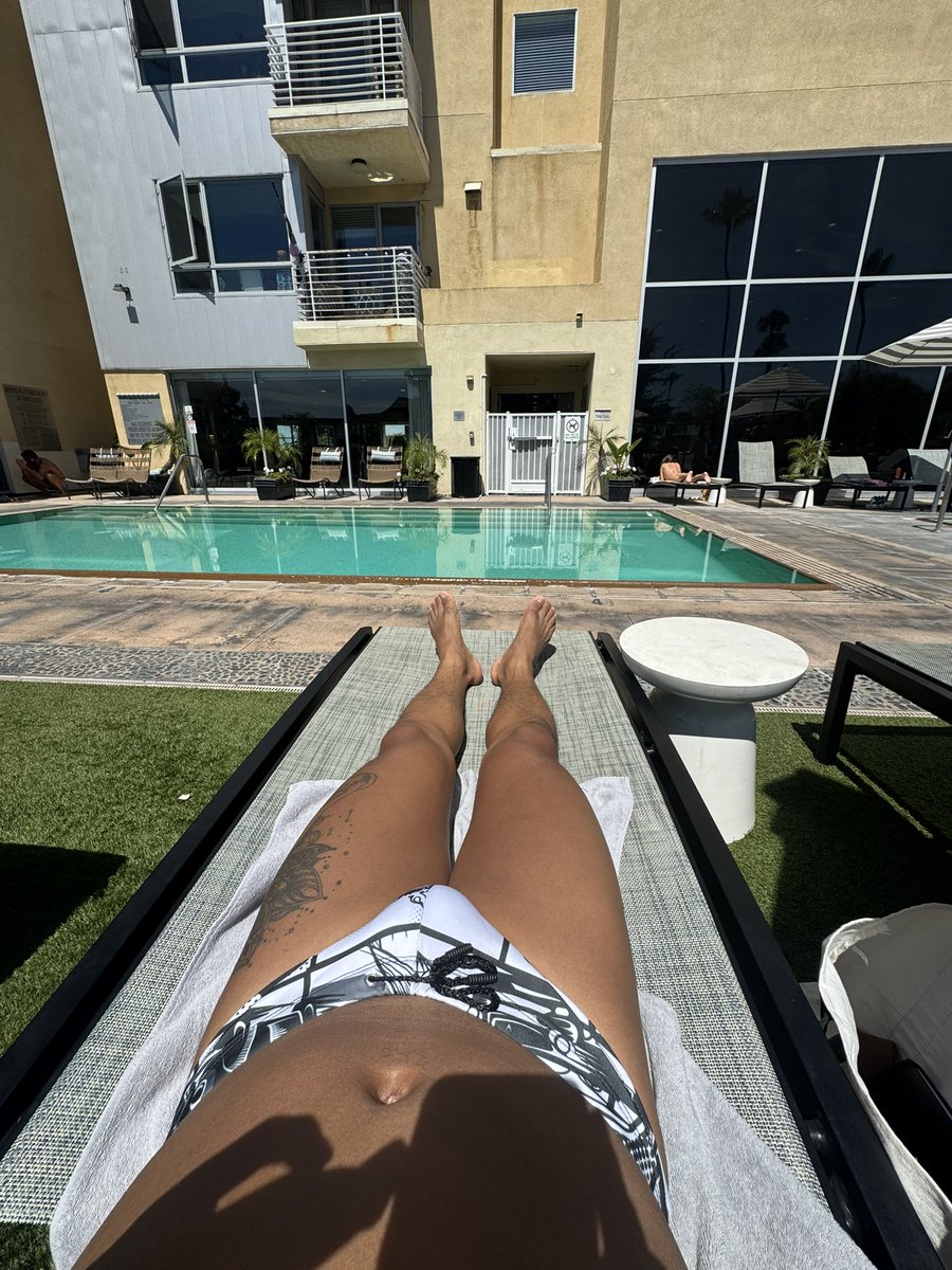 ItsDC7's tweet image. Suns out buns out 🤪 #Summerishere