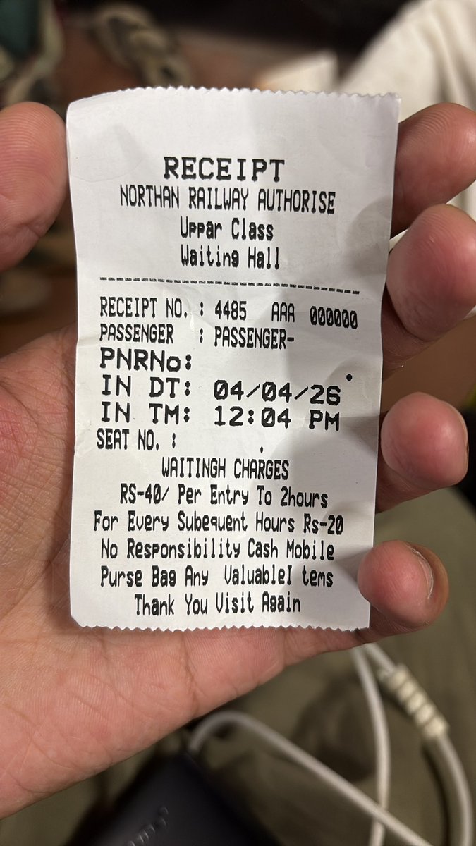makker_G's tweet photo. @RailwaySeva Station- Hazrat Nizamuddin Delhi(NZM)

1st Scam- Northern is written as Northan
2nd Scam- Upper is written as Uppar
3rd Scam- Passenger Name is missing 
4th Scam- PNR no. is not there at all.
5th Scam- Payment is on Personal QR code not IRCTC authorised https://t.co/ukOc4OGbQD