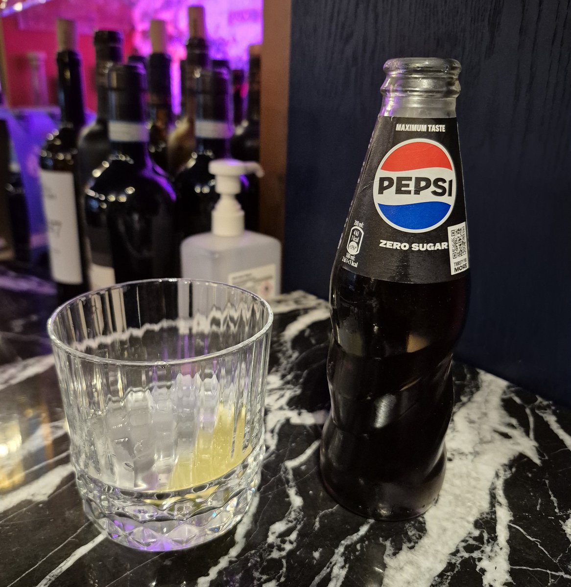 neel_shark tweet media