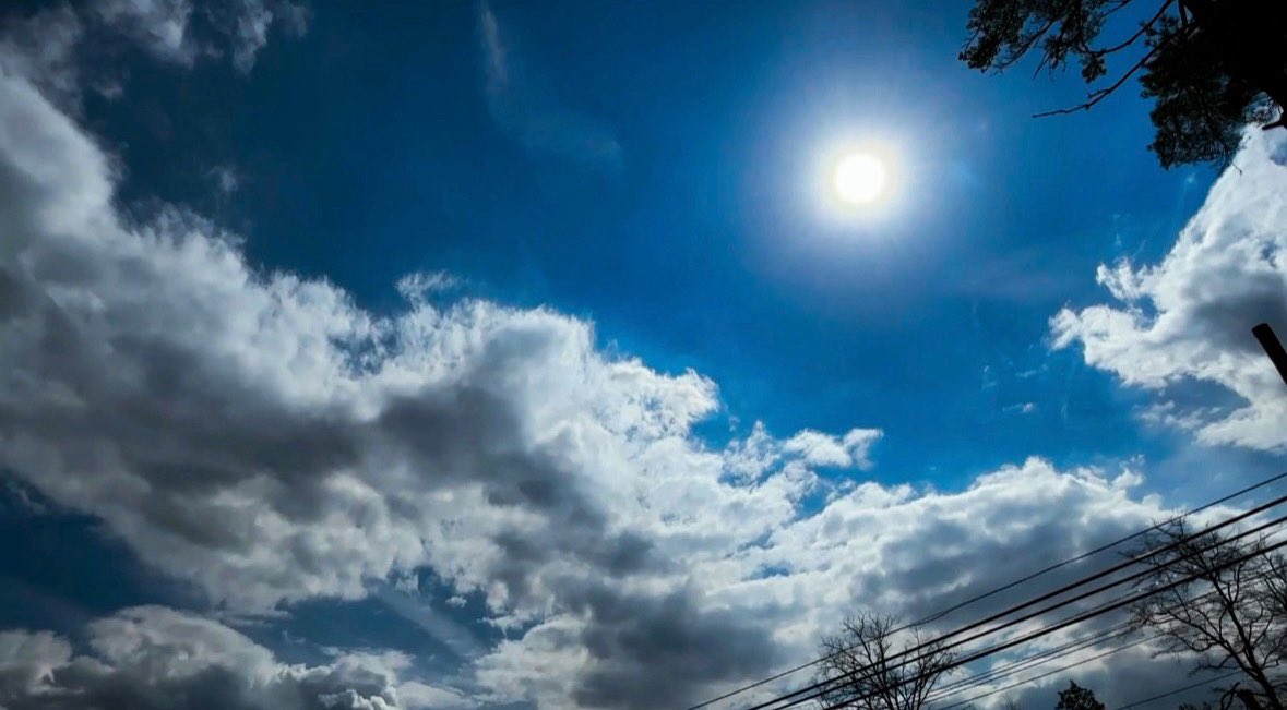 WithinKay's tweet image. Look up for a second.

Not everything needs your attention right now.  
Some things just need your awareness.

Breathe.  
You’re already being guided. ☀️

#TheListener #StayGrounded #AtletiBarça #VenerdìSanto #lestraîtres #JesúsDeNazareth #TSvGS