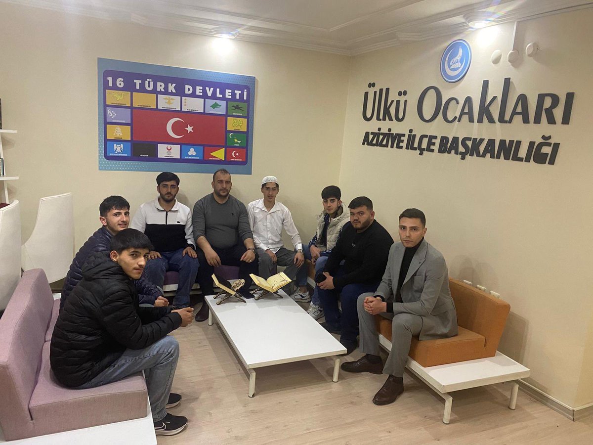 ErzurumOcak's tweet photo. Başbuğumuz  Alparslan Türkeş’in vefat yıl dönümü münasebetiyle Erzurum Ülkü Ocakları İl ve İlçe Başkanlıklarımızda Kur’an-ı Kerim tilaveti yaparak kendisini rahmet ve minnetle andık. https://t.co/2kI9m0GQMY