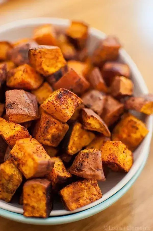 Living_Lou's tweet image. Cinnamon roasted sweet potatoes are so TASTY!

Simple #recipe that is wonderful.

RECIPE: buff.ly/47YVB7C
#sweetpotatoes #foodie
