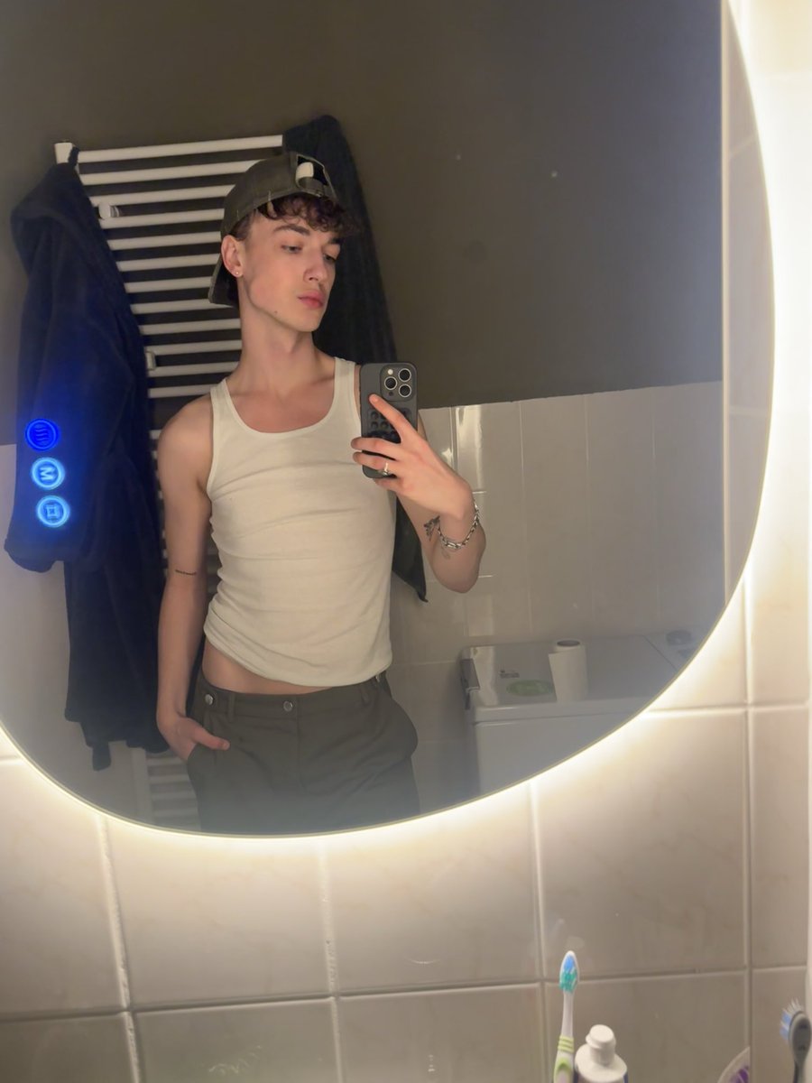 timausberlin's tweet photo. mlm #gay #twink https://t.co/KPvAJxYCzf