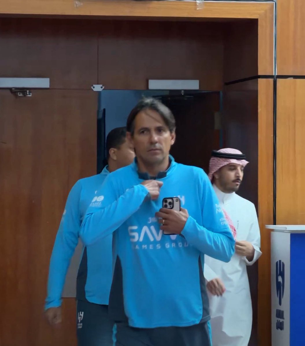 مطرب العواجي tweet media