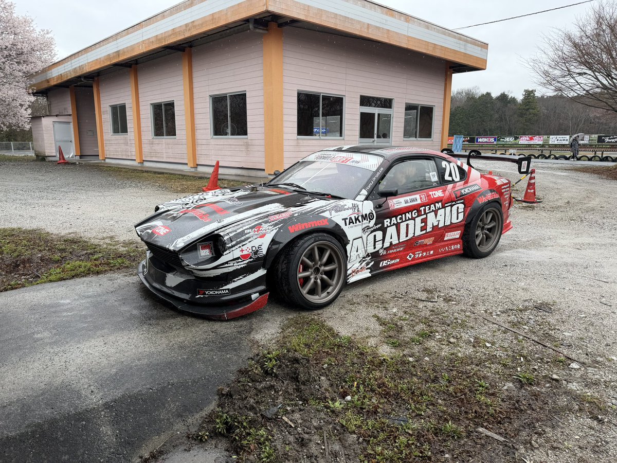 ZEGRACE 中の人 tweet media