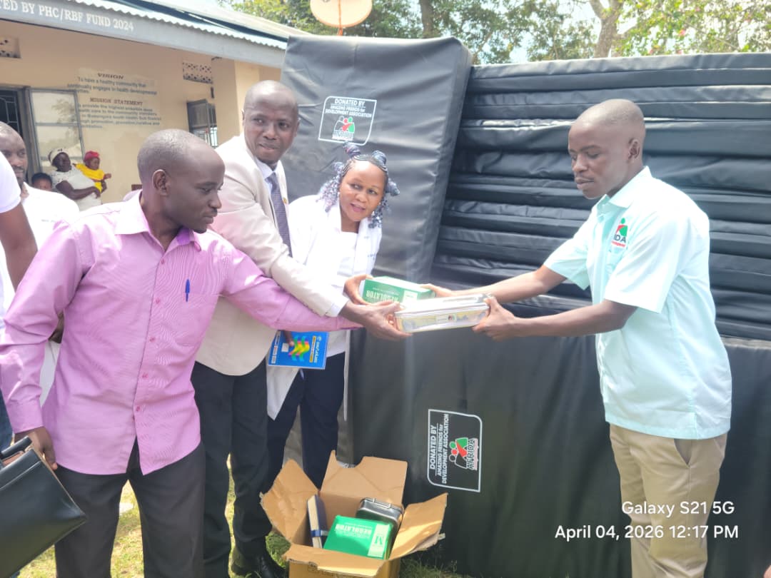 afridaug's tweet photo. AFRIDA Uganda today donated 20 hospital mattresses, 2 complete caesarean section sets, and 4 sets of oxygen cylinder heads/regulators to Nyamirami HCIV in  Busongora South-Kasese in the bid to promote health care  @JjJudicious @LuwaggaGeofrey @KitambaraBGK1 @mumbereelly2 https://t.co/jfJXmn6yhT