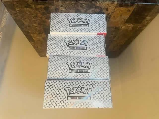 mushyguy01's tweet image. Pokémon 151 ultra premium collection factory sealed
$520 each #pokémon  #FactoryDirect #pokémoncards #pokemoncardseller #pokemoncardsfortrade #pokemoncardsforsale