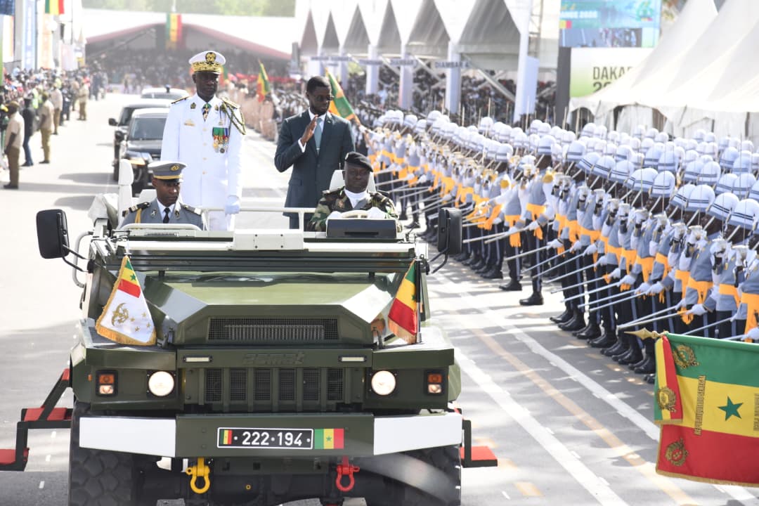 CHEFDIRPA's tweet photo. LE PRÉSIDENT DE LA RÉPUBLIQUE A SALUÉ UN DÉFILÉ IMPECCABLE CE MATIN À THIÈS, POUR LA CÉLÉBRATION DU 66ÈME ANNIVERSAIRE DE LA FÊTE DE L'INDÉPENDANCE, PLACÉE SOUS LE SIGNE DES PRÉPARATIFS DES JOJ DAKAR 2026.
Le Président de la République du Gabon était l’invité d'honneur de cette commémoration avec la présence d’un impressionnant détachement gabonais.
