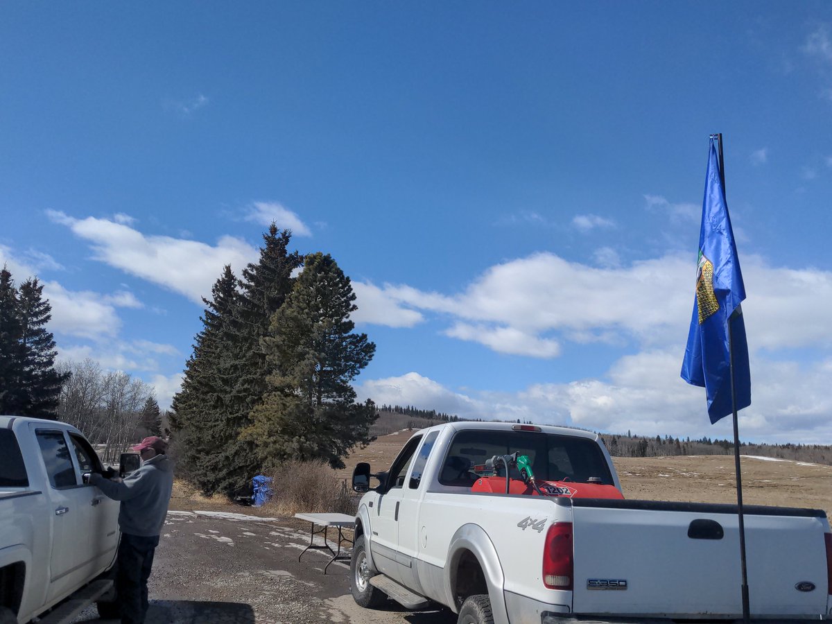 unscrew the news tweet media