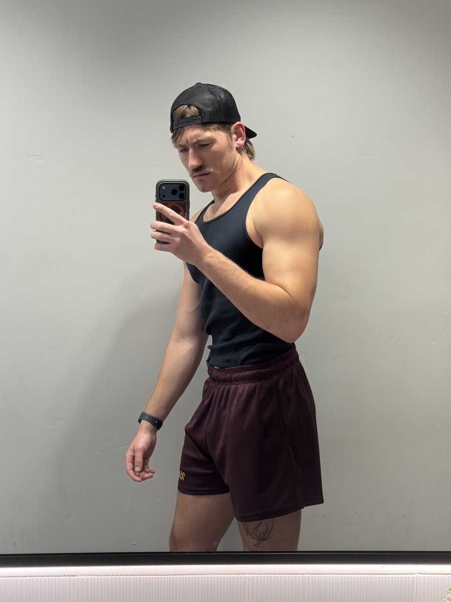 roughdeer tweet media