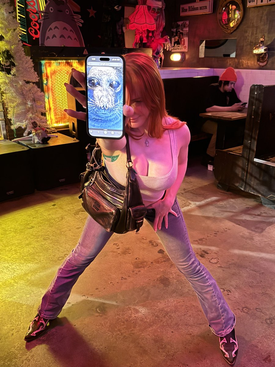 🅱️eowri tweet media