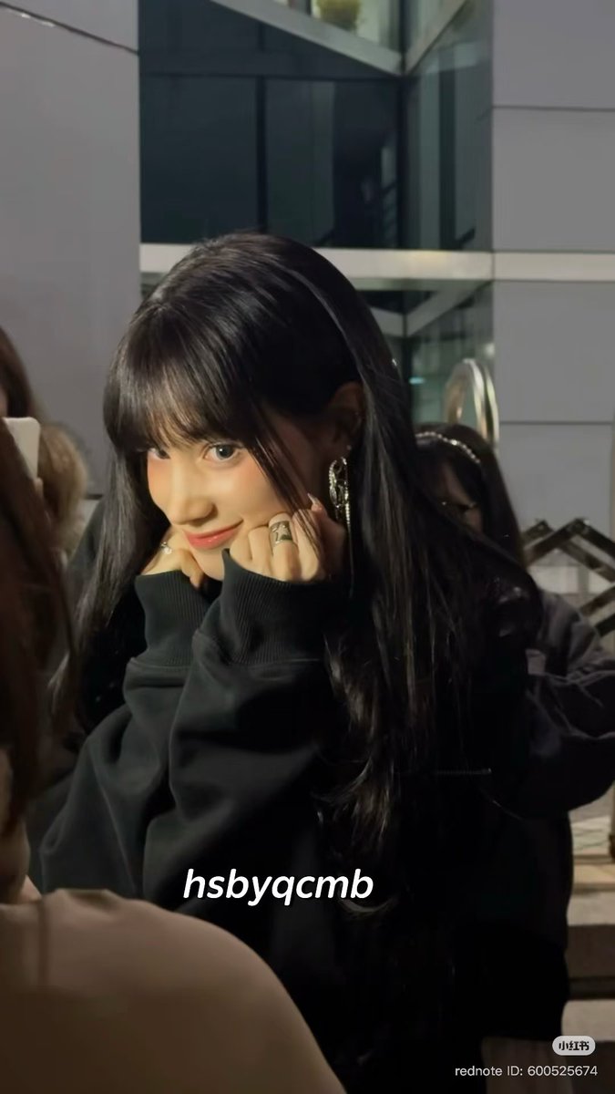 hiyyih files tweet media