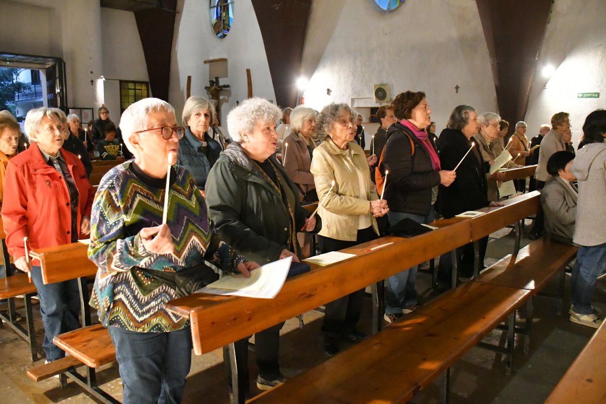 sants3radio's tweet image. Com cada any per #SetmanaSanta, aquest vespre us hem ofert en #directe a 📻#Sants3Ràdio la tradicional missa Vetlla Pasqual de la Parròquia de @SantMedir de la Bordeta.⛪️

#BonaPasqua santsencs i santsenques!

Podeu recuperar la retransmissió aquí👇
🔊open.spotify.com/episode/5e1pHR…