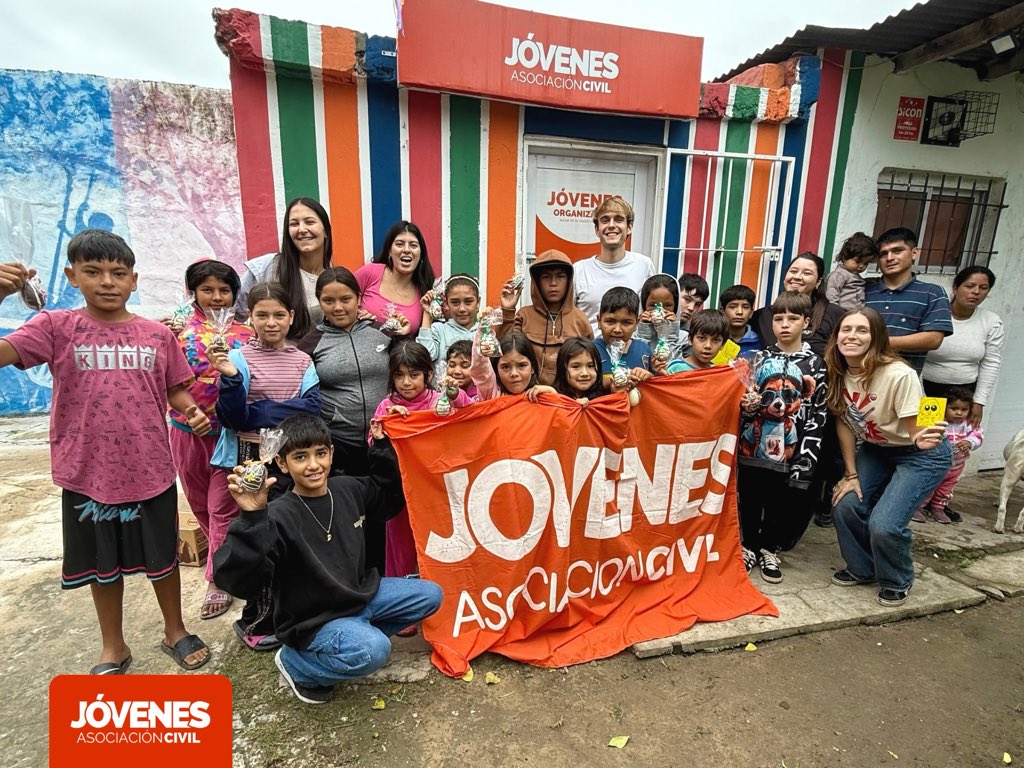 JovenesONG's tweet photo. > PASCUAS EN JÓVENES X LA INCLUSIÓN <

El conejo de pascuas ya pasó por nuestra asociación y dejó huevos para todos nuestros niños 🤭🥚🐰

#Pascuas #VamosJuntos #VamosJóvenes https://t.co/A1YXJyMr4X