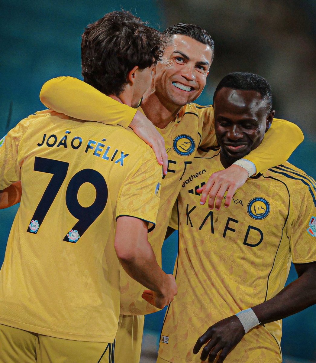 ActuSPL's tweet image. 𝗦𝗖𝗘́𝗡𝗔𝗥𝗜𝗢 𝗣𝗔𝗥𝗙𝗔𝗜𝗧 𝗣𝗢𝗨𝗥 𝗔𝗟 𝗡𝗔𝗦𝗦𝗥 𝗣𝗢𝗨𝗥 𝗥𝗘𝗠𝗣𝗢𝗥𝗧𝗘𝗥 𝗟𝗔 𝗥𝗢𝗦𝗛𝗡 𝗦𝗔𝗨𝗗𝗜 𝗟𝗘𝗔𝗚𝗨𝗘 😱🏆

Il y a un scénario complètement fou qui pourrait offrir le titre de champion à Al Nassr face à son rival Al Hilal, à domicile ! 🔥

𝗔𝗹 𝗡𝗮𝘀𝘀𝗿