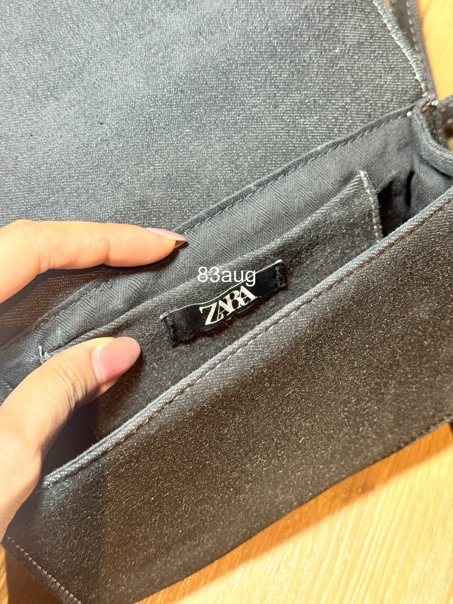 83August_'s tweet photo. ZARA กระเป๋ายีนส์ มีตำหนิเล็กน้อยตามการใช้งาน สายยาว ไม่ทราบราคาป้าย ขาย 390 รวมส่ง 💙 #พร้อมส่งzara #ตลาดนัดzara #กระเป๋าzara #zara #กระเป๋าสะพาย #officialstore #zarathailand #กระเป๋าสะพายzara https://t.co/40Ah1Mohb2
