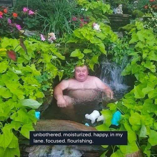 NotHayloftVEVO's tweet image. Hotel im staying at has a hottub, #winning