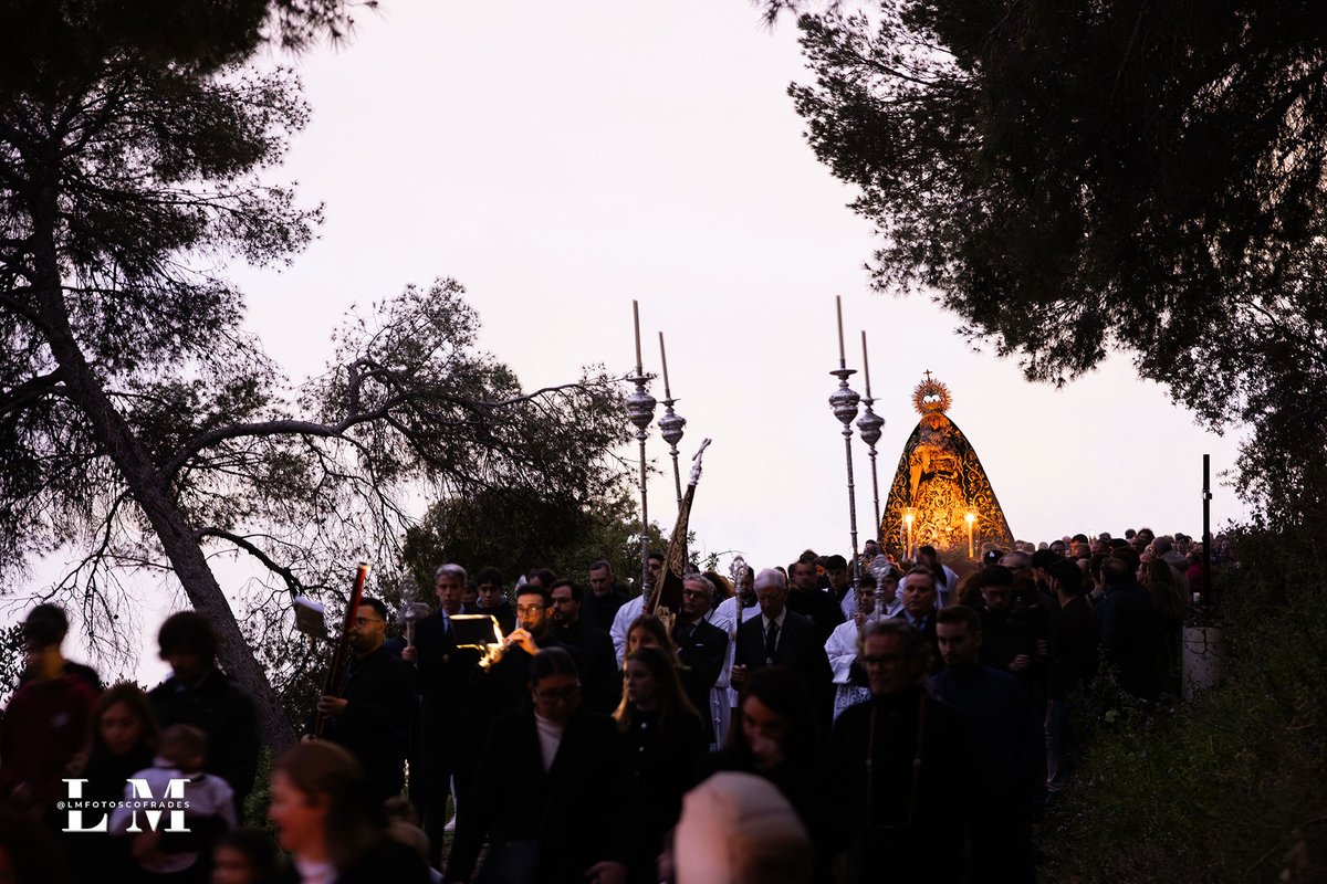 LMFotosCofrades's tweet photo. VIERNES DE DOLORES. Traslado de Santa María del Monte Calvario @MonteCalvario . Más en https://t.co/ZK2MlGy2tS #CofradiasMLG https://t.co/fP9g4mRtDU