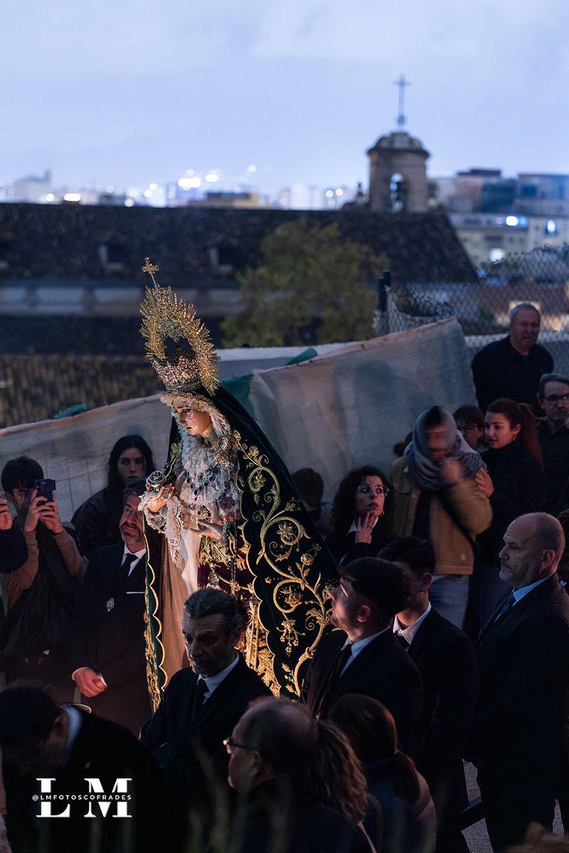 LMFotosCofrades's tweet photo. VIERNES DE DOLORES. Traslado de Santa María del Monte Calvario @MonteCalvario . Más en https://t.co/ZK2MlGy2tS #CofradiasMLG https://t.co/fP9g4mRtDU