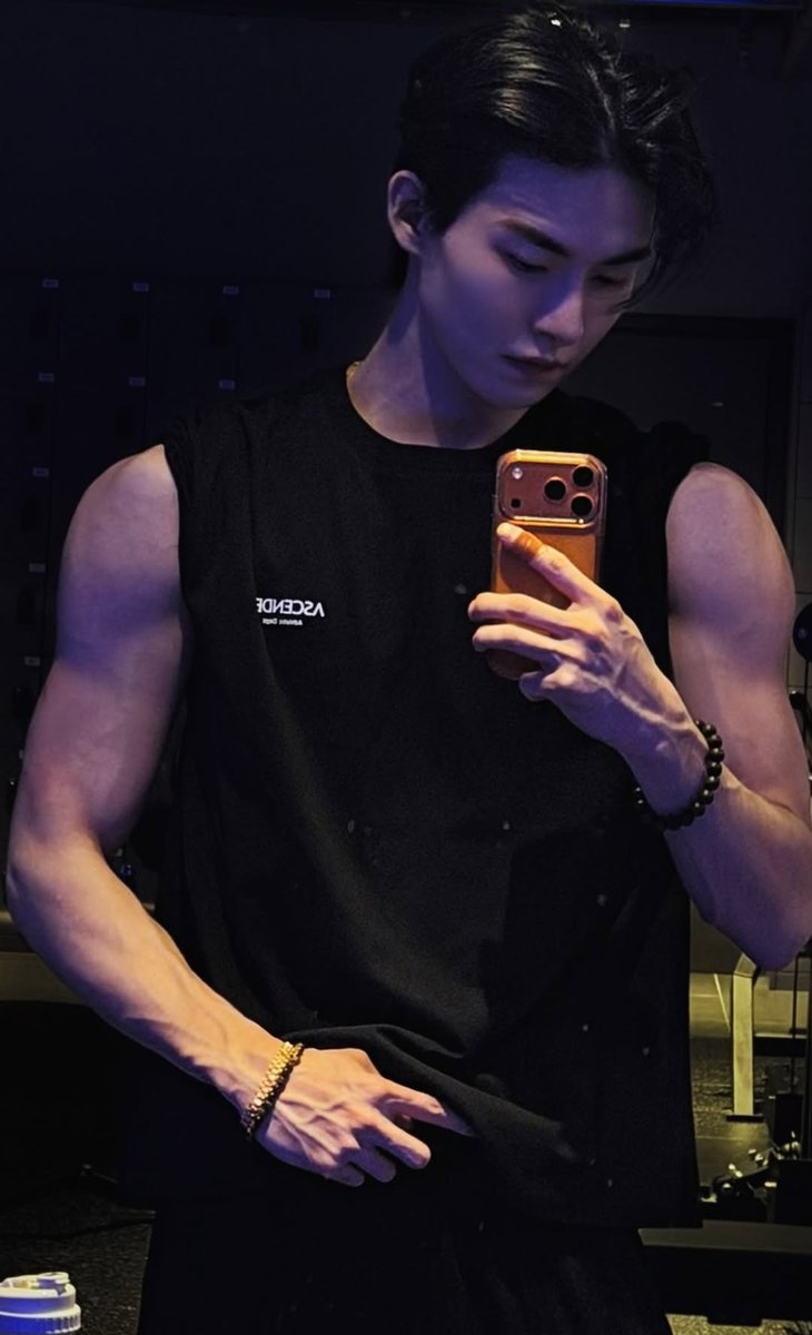 kpop moments that could kill achilleans tweet media