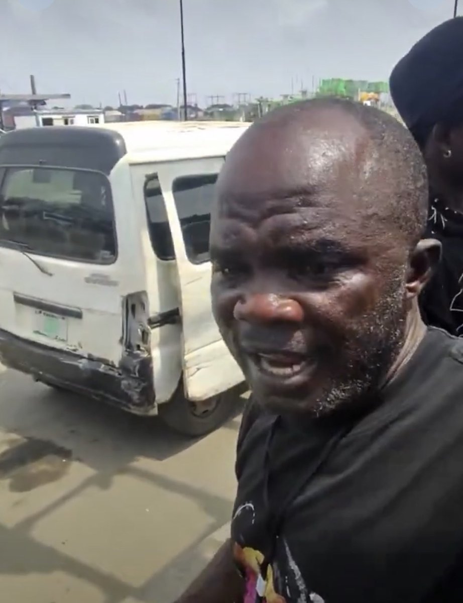 <a href="/PoliceNG_CRU/">POLICE COMPLAINT</a> <a href="/enyola/">Abidemi Babaolowo Rolihlahla 🇳🇬</a> So are you saying even this one that, wants to loose guard him, is also a policeman