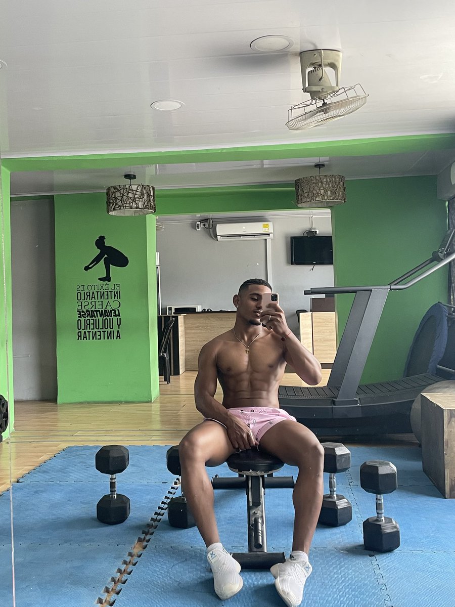 Anderson200219R's tweet photo. Yo en Semana Santa 🙏✍🏼 https://t.co/lbwRy5Q9I5