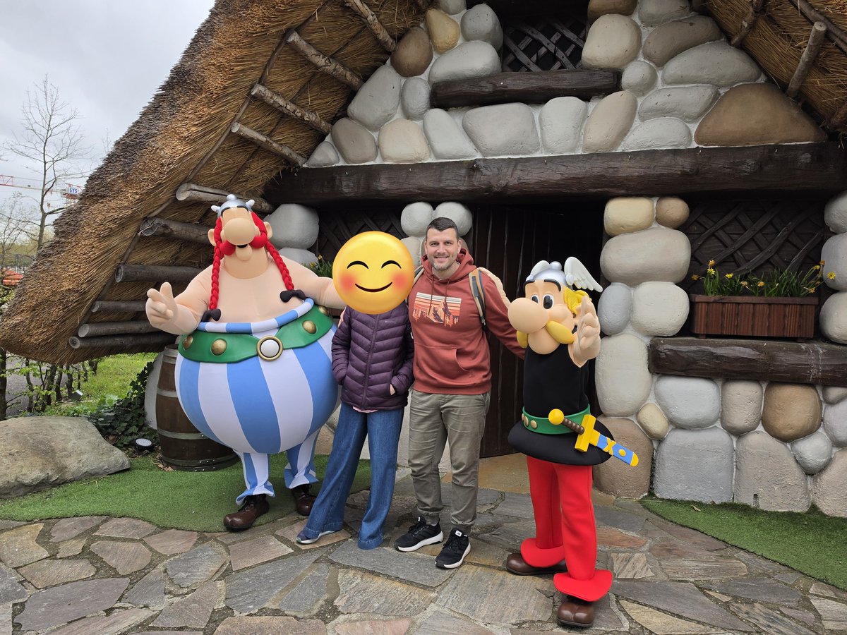 EmilKot's tweet photo. #ParcAsterix in Paris? Top! 🔝
I watched all the classic cartoon movies of Asterix & Obelix when I was a kid. Now my daughter is obsessed with it. Theme Park? Top.
Must visit if you like the Gauls. 😁 https://t.co/wcLFG7HUTt