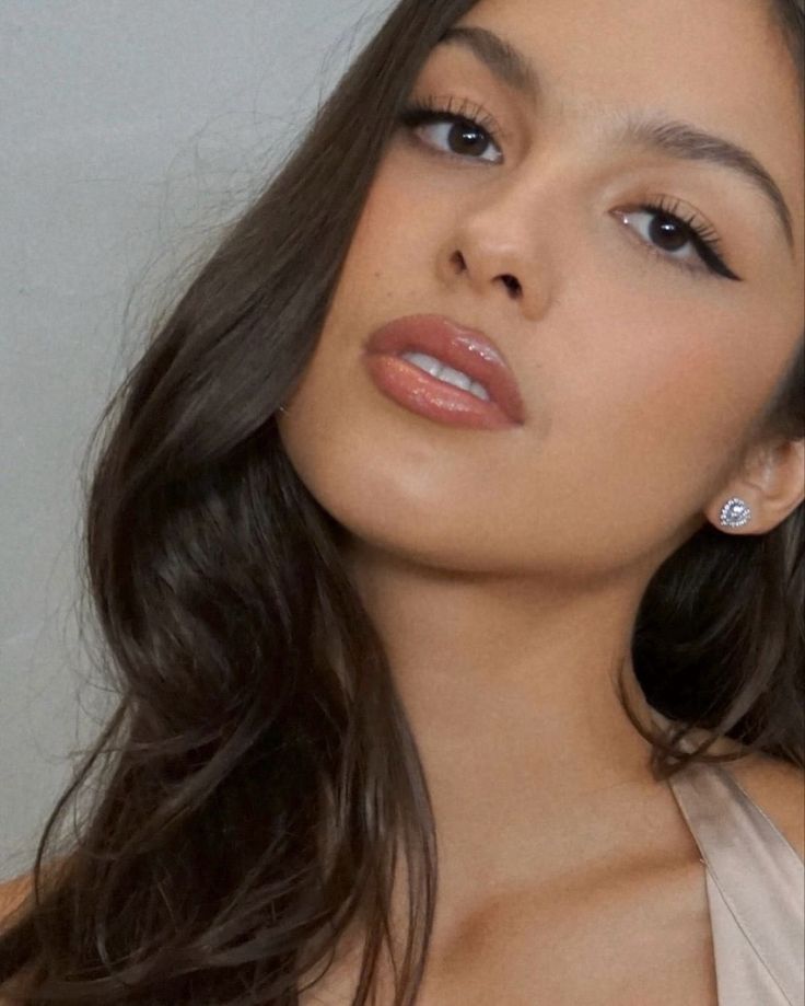 ǝoz 𐙚 you seem pretty sad for a girl so in love tweet media