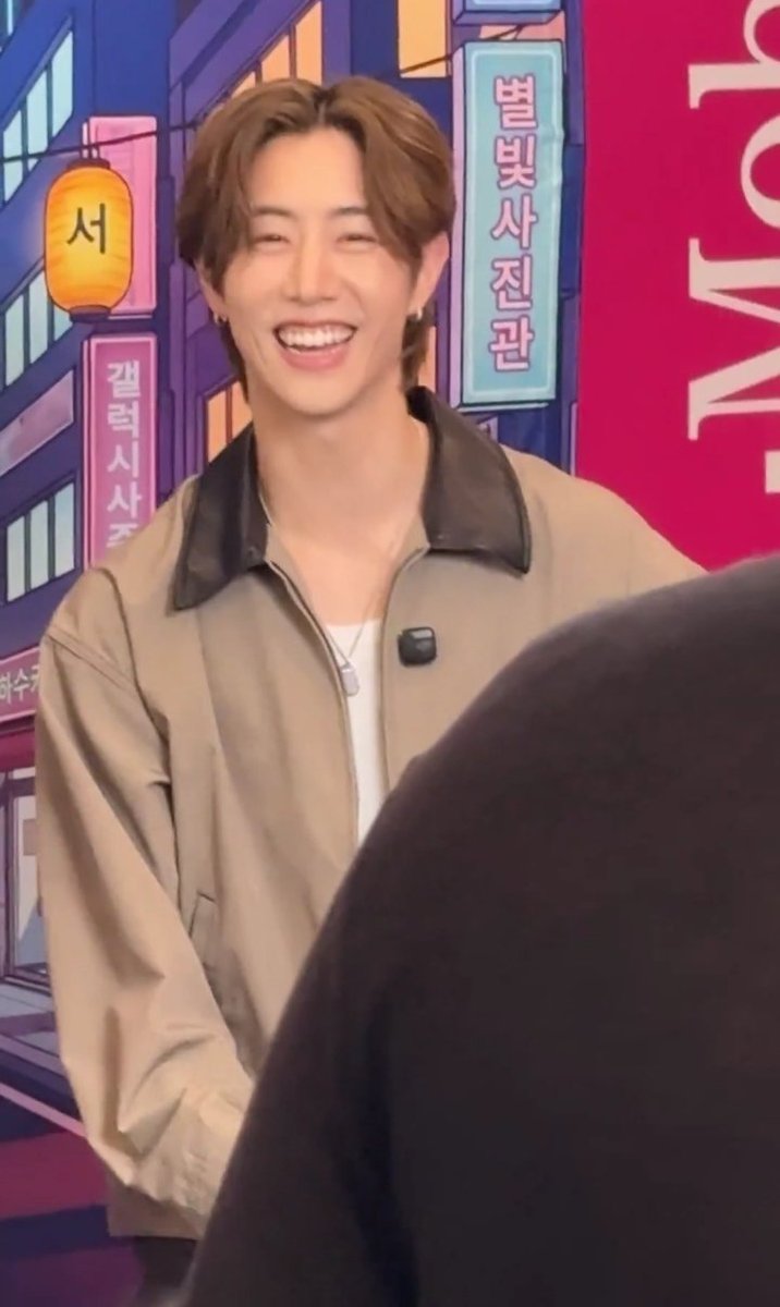 Look at that

SAMSUNG M&amp;G WITH MARK TUAN
#GalaxyExperiencexMarkTuan