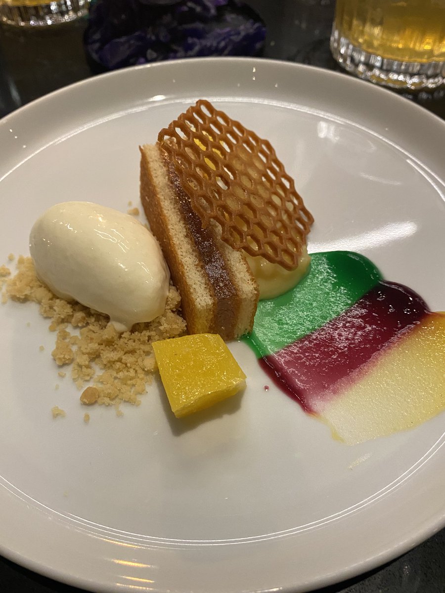 bramwell_mark's tweet image. Another fantastic meal and added Sherlock Holmes themed murder mystery at @SixbyNico #Cardiff tonight. 6 courses, 5 cocktails, £90 per head. Great value, service and entertainment 
🏴󠁧󠁢󠁷󠁬󠁳󠁿 ⭐️ 🍽️🍷🍹👍👏
#FineDining #GoodFood #EatingOut