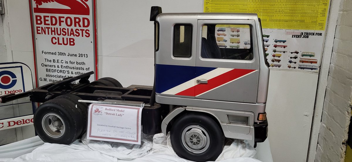 ClubEnthusiasts's tweet photo. And finally, the smallest Bedford at #Bedford95 - this is the fab TM design study model - restoration is slow but steady, they have bigger projects around here..
If they ever need someone to look after it..
#ThreadEnds https://t.co/i3WBrUAkBa