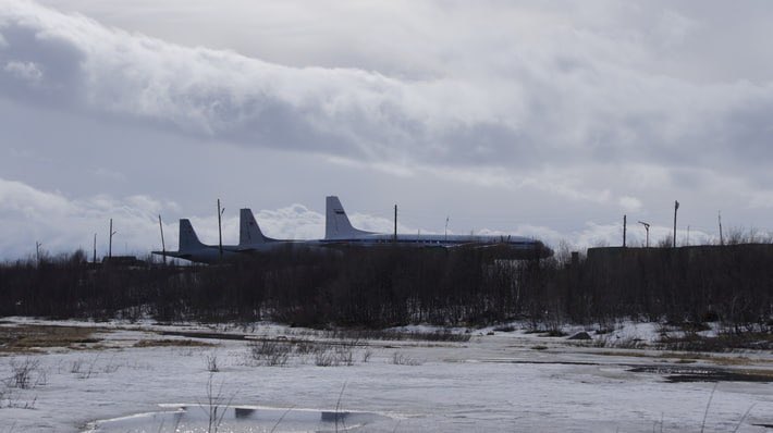 ✈️🔥 In Murmansk, a soldier set fire to an airplane and three all-terrain vehicles under the influence of scammers.

In the Murmansk Region, a 20-year-old contract soldier was sentenced for burning military equipment worth 2.5 million rubles. 

He was found guilty of terrorism